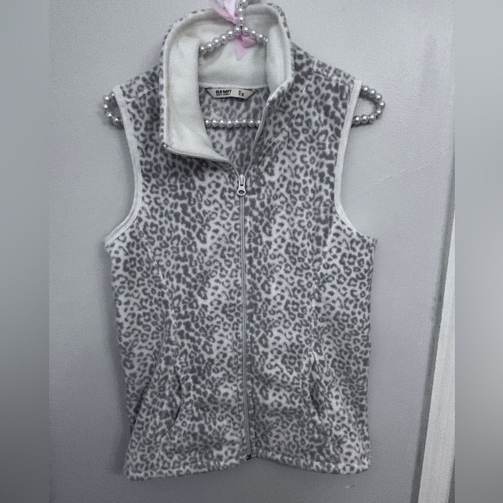 Old Navy Leopard Print White and Grey Vest Size: Small